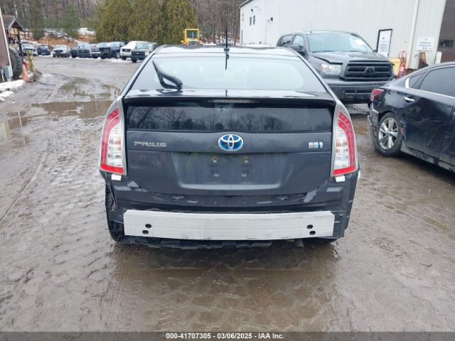 JTDKN3DU6F0476903 Toyota Prius Two