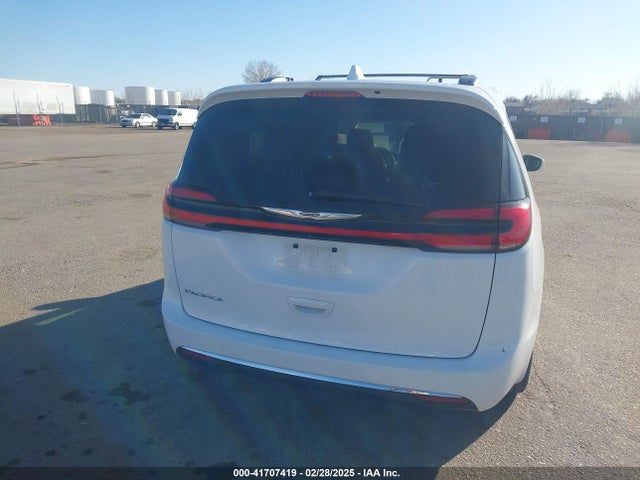 Chrysler Pacifica Touring L 2022 2C4RC1BG3NR194793 Image 17