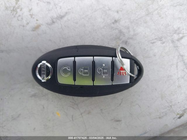 5N1AT2MV5HC825096 Nissan ROGUE SV