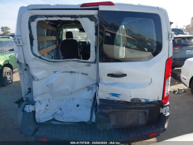 1FTYR1ZM2JKA64616 Ford Transit-250
