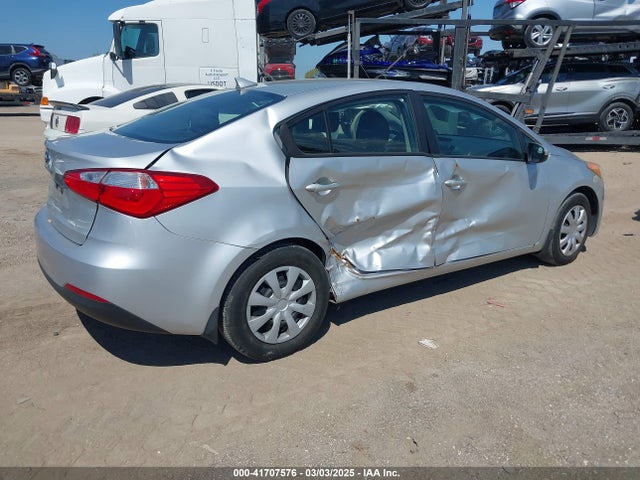 KNAFK4A68G5536400 KIA FORTE LX