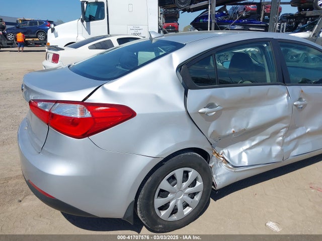 KNAFK4A68G5536400 KIA FORTE LX