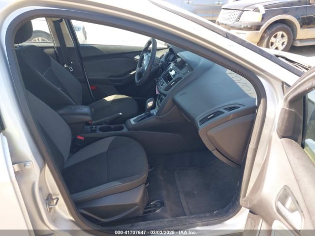 1FADP3F20EL454137 Ford FOCUS SE