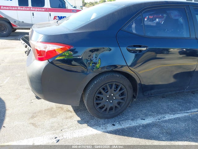 Toyota COROLLA LE 2018 5YFBURHE6JP761043 Image 17