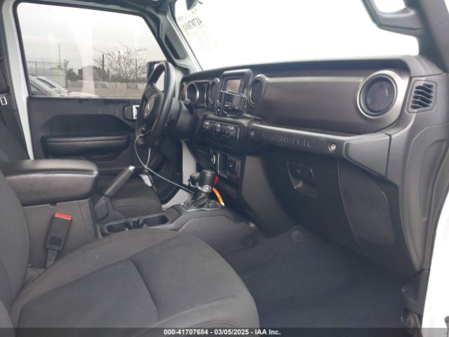 1C4HJXDN0JW265823 Jeep Wrangler Unlimited Sport 4x4