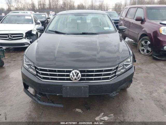 1VWLA7A39KC002680 Volkswagen Passat 2.0t Wolfsburg Edition