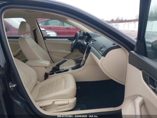 1VWLA7A39KC002680 Volkswagen Passat 2.0t Wolfsburg Edition