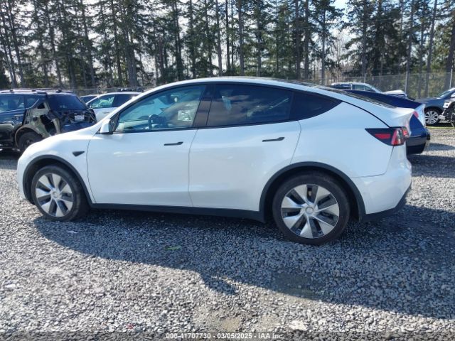 5YJYGDED9MF110697 Tesla Model Y Standard Range Rear-wheel Drive