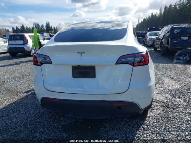 5YJYGDED9MF110697 Tesla Model Y Standard Range Rear-wheel Drive