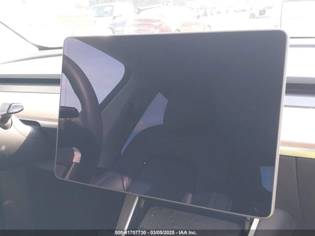 5YJYGDED9MF110697 Tesla Model Y Standard Range Rear-wheel Drive