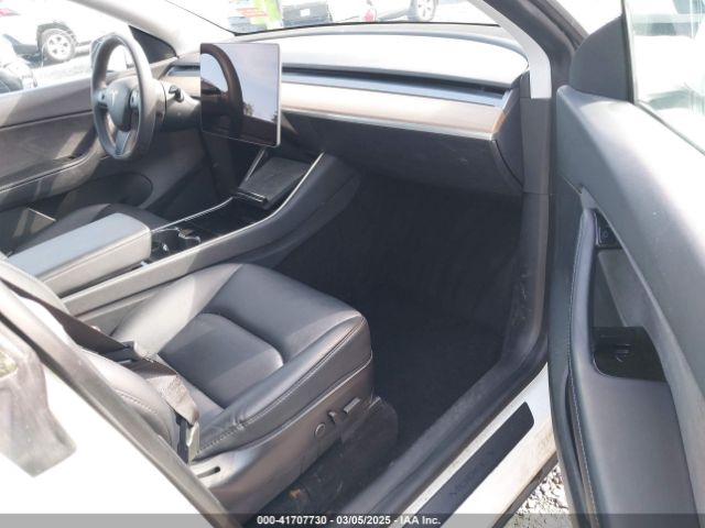 5YJYGDED9MF110697 Tesla Model Y Standard Range Rear-wheel Drive