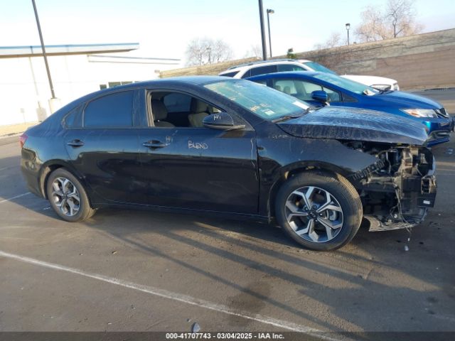 3KPF24AD1ME407089 KIA Forte Lxs