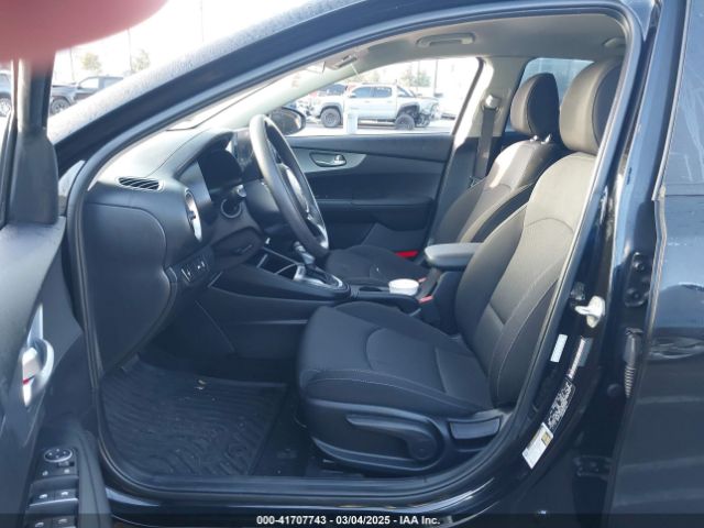 3KPF24AD1ME407089 KIA Forte Lxs