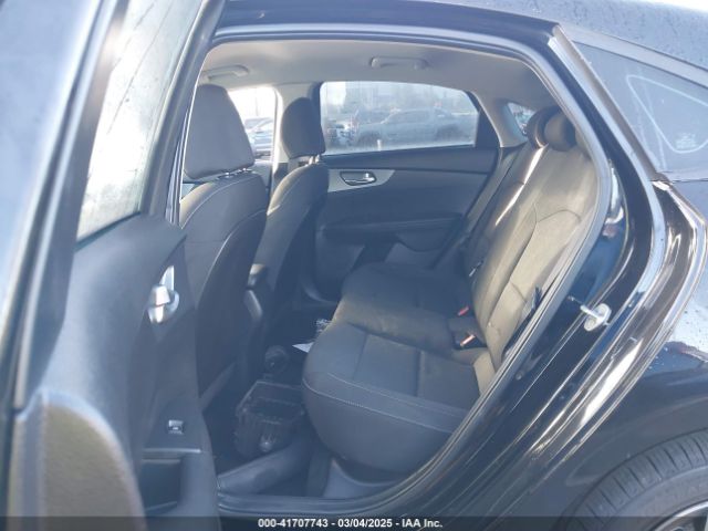 3KPF24AD1ME407089 KIA Forte Lxs