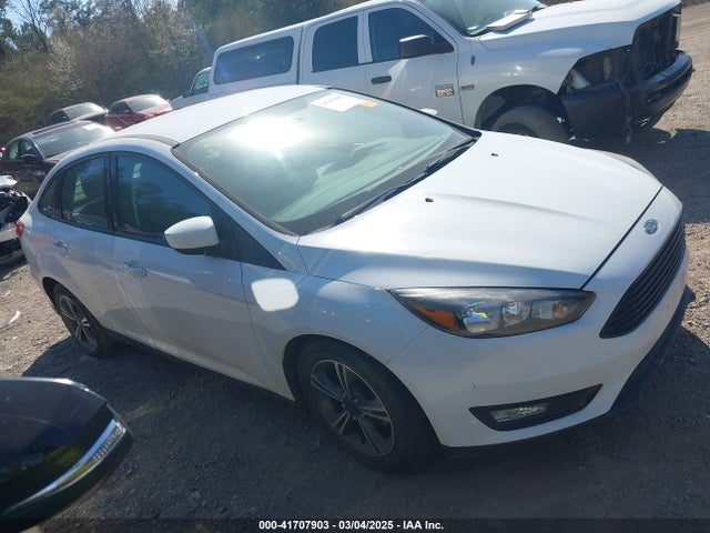 Ford FOCUS SE 2018 1FADP3FE3JL286448 Image 13