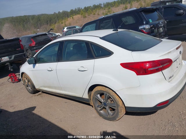 Ford FOCUS SE 2018 1FADP3FE3JL286448 Image 14
