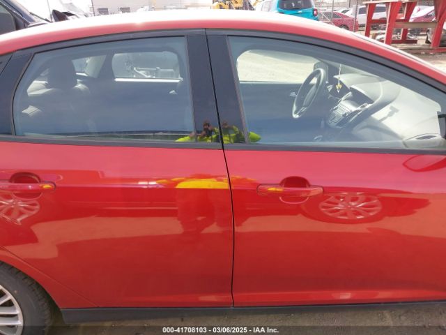 1FADP3FE2JL269804 Ford FOCUS SE
