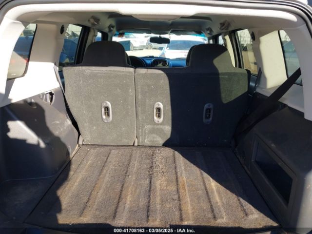1C4NJPFA4GD754680 Jeep Patriot Latitude