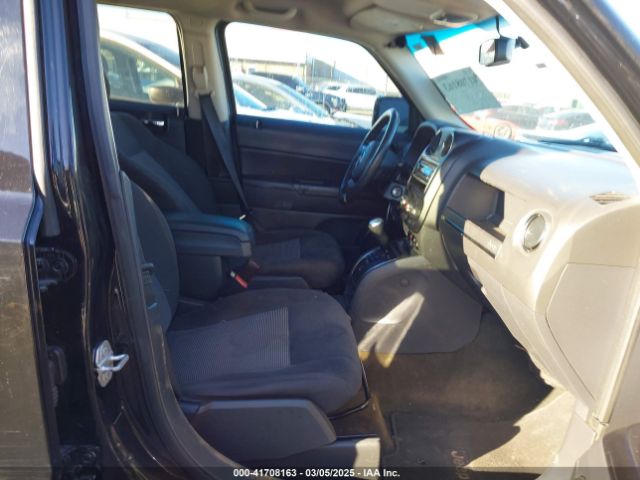 1C4NJPFA4GD754680 Jeep Patriot Latitude