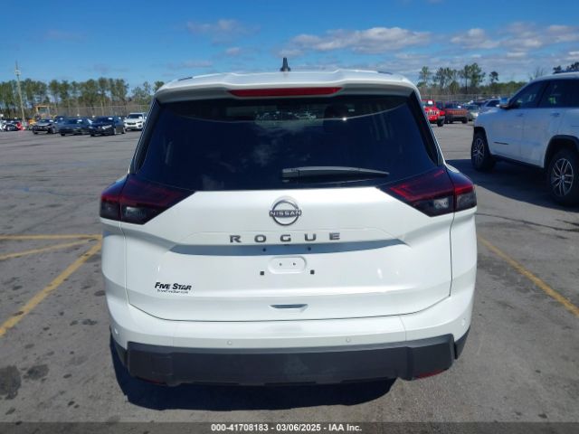 5N1BT3AA9RC746379 Nissan Rogue S Fwd