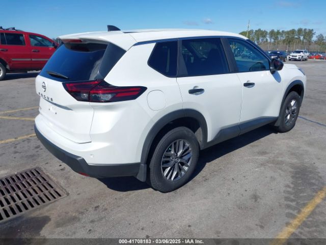 5N1BT3AA9RC746379 Nissan Rogue S Fwd