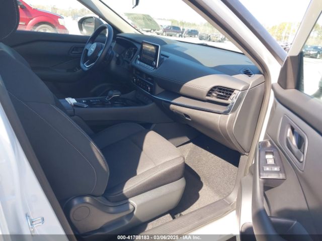 5N1BT3AA9RC746379 Nissan Rogue S Fwd