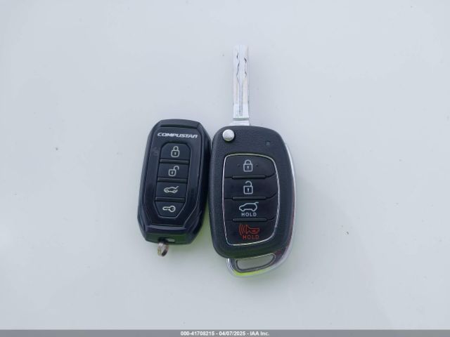 KM8J33A40JU808319 Hyundai TUCSON SEL