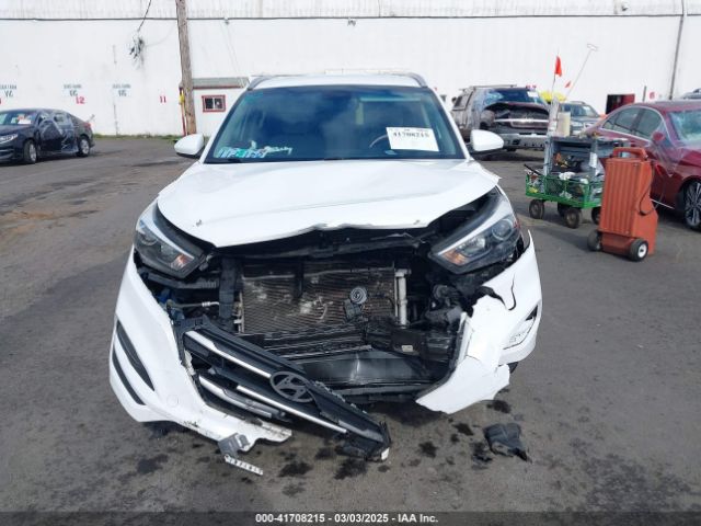 KM8J33A40JU808319 Hyundai TUCSON SEL