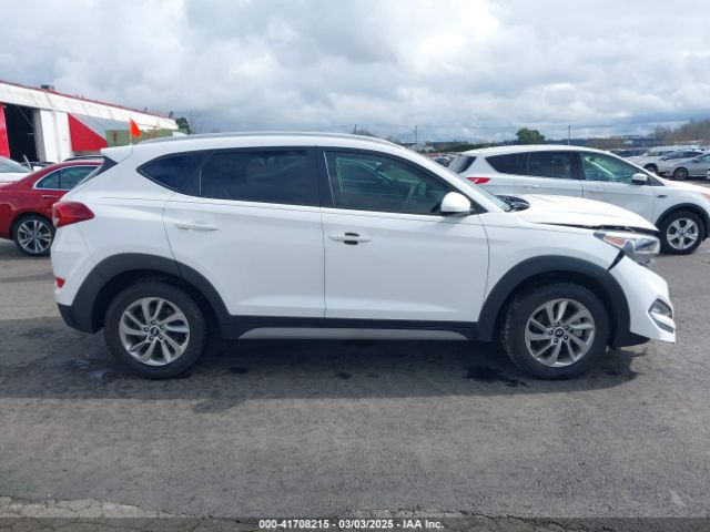 KM8J33A40JU808319 Hyundai TUCSON SEL
