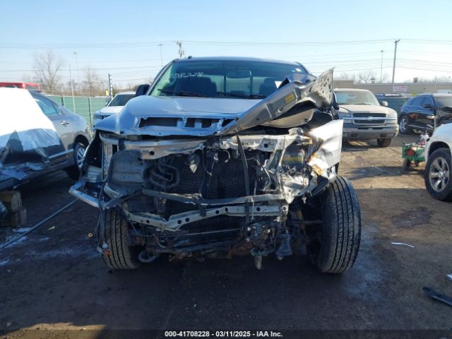 5TFUW5F14HX667119 Toyota Tundra Sr5 5.7l V8