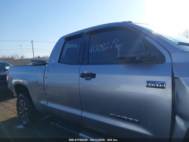 5TFUW5F14HX667119 Toyota Tundra Sr5 5.7l V8