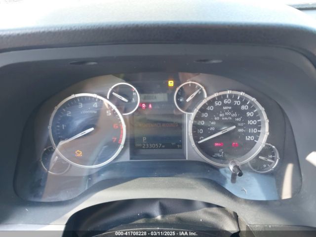 5TFUW5F14HX667119 Toyota Tundra Sr5 5.7l V8