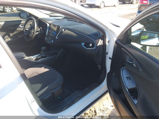 1G1ZE5ST4HF179951 Chevrolet MALIBU 1LT