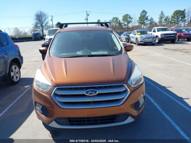 1FMCU0GD7HUC87802 Ford ESCAPE SE