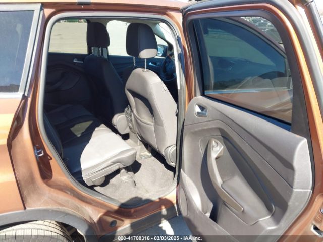 1FMCU0GD7HUC87802 Ford ESCAPE SE