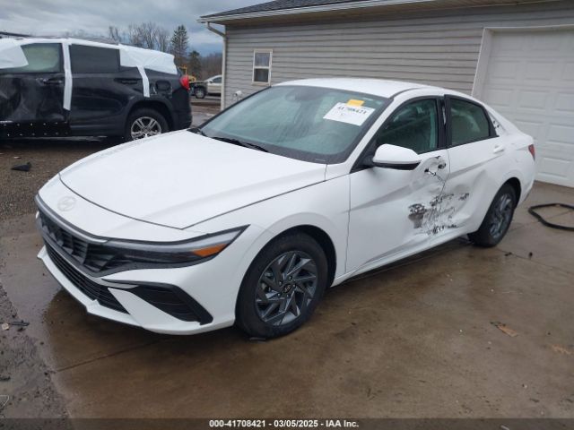 KMHLM4DJ0RU103318 Hyundai Elantra Hybrid Blue