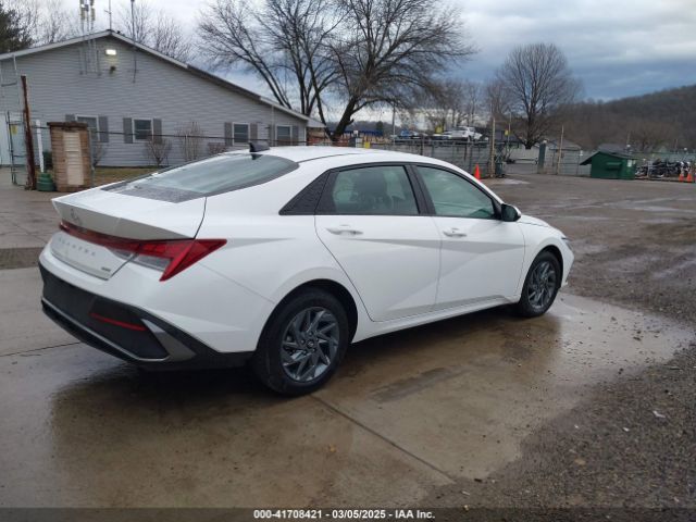 KMHLM4DJ0RU103318 Hyundai Elantra Hybrid Blue