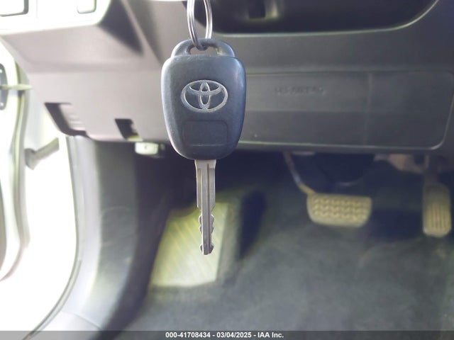 5TFAX5GN4HX092764 Toyota Tacoma Sr5