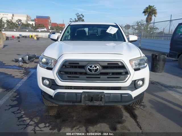 5TFAX5GN4HX092764 Toyota Tacoma Sr5