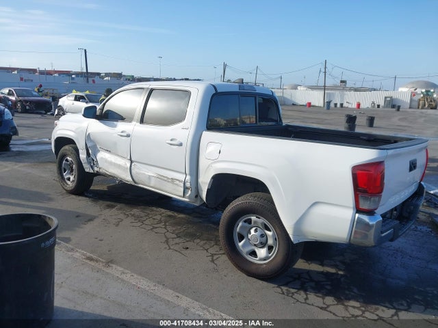 5TFAX5GN4HX092764 Toyota Tacoma Sr5