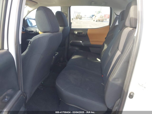 5TFAX5GN4HX092764 Toyota Tacoma Sr5