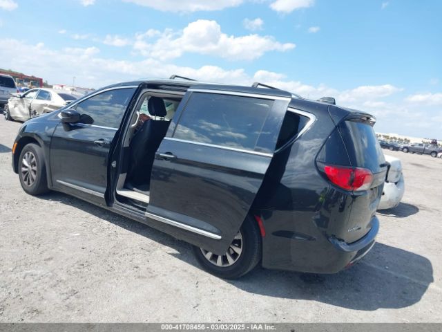 2018 CHRYSLER PACIFICA 2C4RC1BG4JR354724 Photo 2