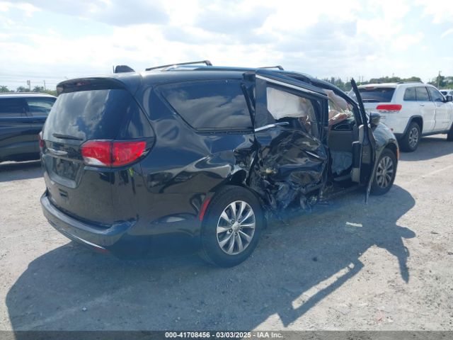 2018 CHRYSLER PACIFICA 2C4RC1BG4JR354724 Photo 3