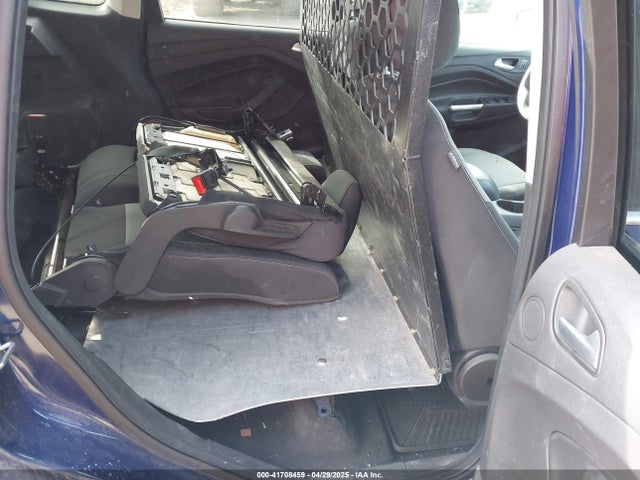 1FMCU9GX1FUA53215 Ford ESCAPE SE