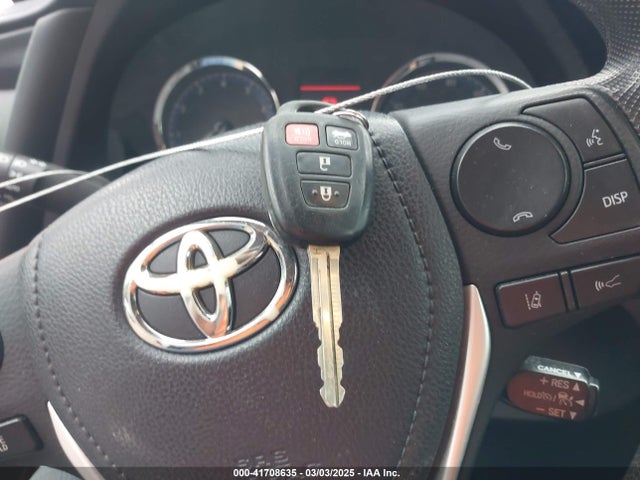 5YFBURHE5HP668315 Toyota COROLLA LE