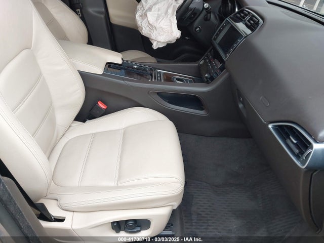 2018 JAGUAR F-PACE SADCK2EV2JA264215 Photo 4