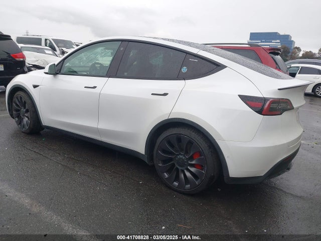2021 TESLA MODEL Y 5YJYGDEF2MF230374 Photo 2
