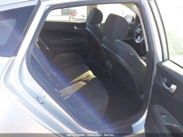 5XXGT4L37KG379860 KIA Optima Lx