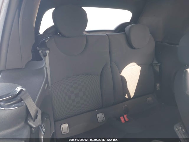 2010 MINI COOPER WMWMR3C50ATU97550 Photo 7