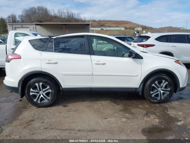 JTMBFREV7JJ193145 Toyota RAV4 LE